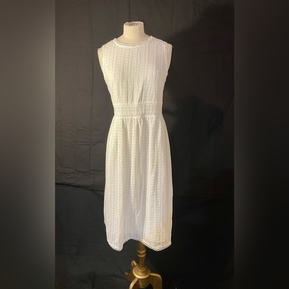 Q & A Maternity Dress Medium White Lace Sleeveless Midi Sleeveless NWT